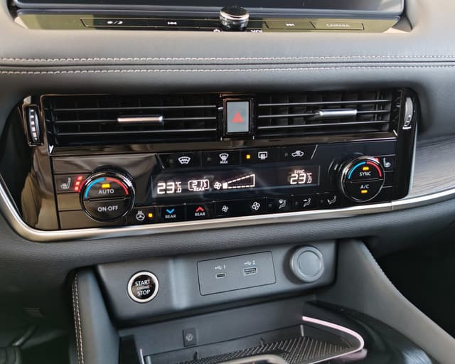 Nissan X-Trail Tekna 1.5 VC-T Mild Hybrid 2WD 12/21
