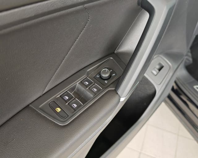 Volkswagen Tiguan Allspace 1.5 TSI R-Line DSG 23/28