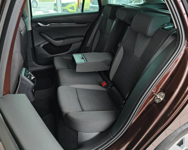 Škoda Octavia Combi Selection 1.5 TSI m-HEV DSG 8/21