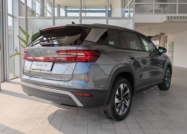 Škoda Kodiaq Exclusive Selection 2.0TDI 4×4 - 7 miestny 6/27
