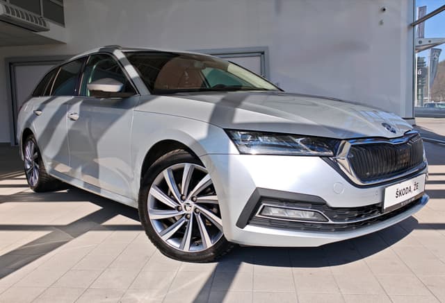 Škoda Octavia Combi 2.0 TDI Style DSG 3/29