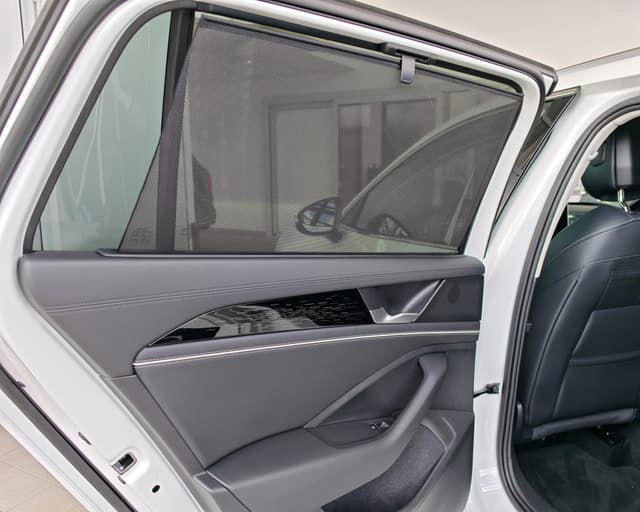 Volkswagen Passat Variant 2.0 TDI Elegance 33/37