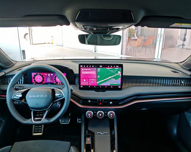 Škoda Superb Sportline 2.0 TDI 142kW 4x4 9/39