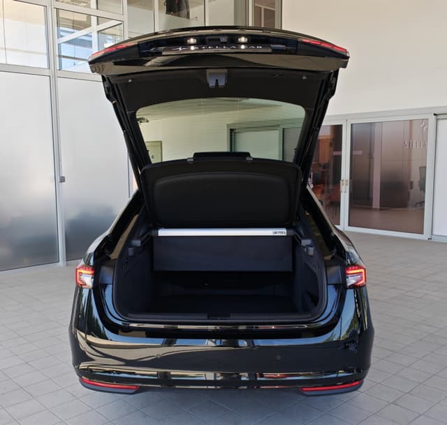 Škoda Superb Sportline 2.0 TDI 142kW 4x4 7/39