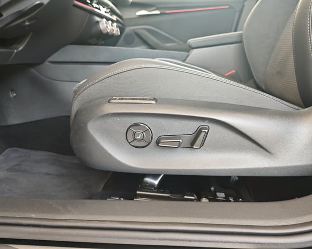 Škoda Superb Combi Sportline 2.0 TDI 110KW 2025 23/30