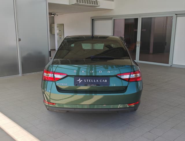 Škoda Superb 2.0 TDI SCR Ambition DSG 6/31