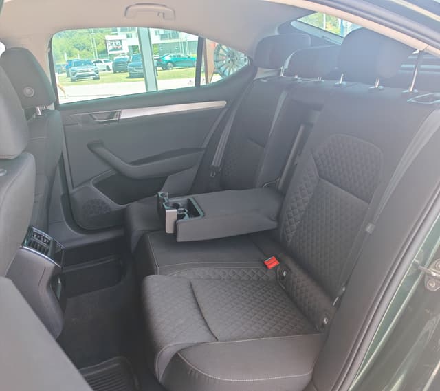Škoda Superb 2.0 TDI SCR Ambition DSG 22/31