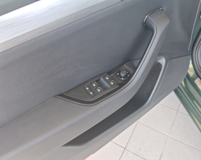 Škoda Superb 2.0 TDI SCR Ambition DSG 20/31
