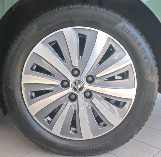 Škoda Superb 2.0 TDI SCR Ambition DSG 30/31