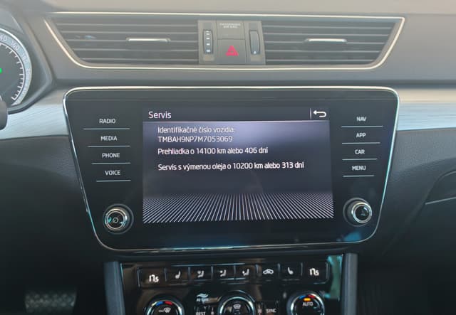 Škoda Superb 2.0 TDI SCR Ambition DSG 14/31