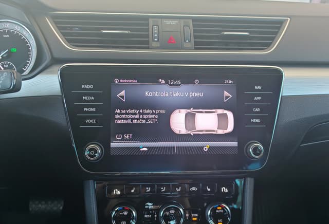 Škoda Superb 2.0 TDI SCR Ambition DSG 15/31