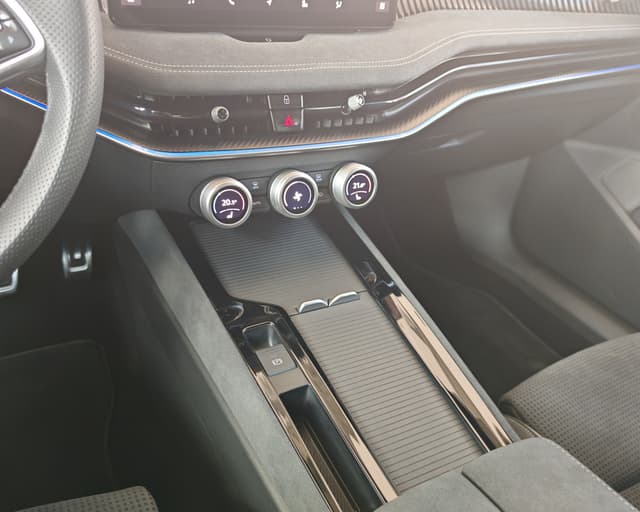 Škoda Superb Combi Sportline 2.0 TDI 142kW 4x4 20/29