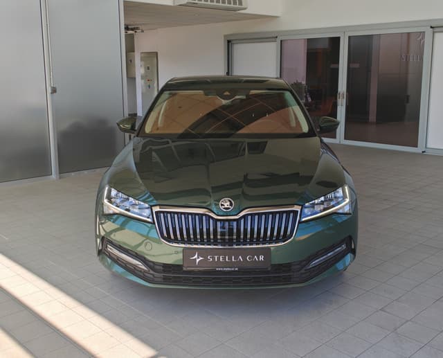 Škoda Superb 2.0 TDI SCR Ambition DSG 2/31