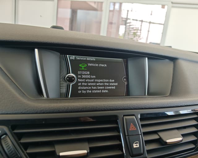BMW X1 xDrive 25d A/T 17/36