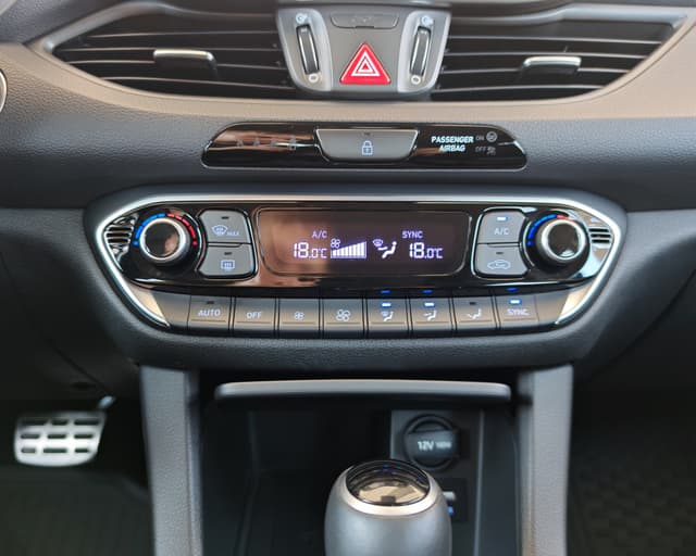 Hyundai i30 1.4 T-GDi Style 7DCT 15/28