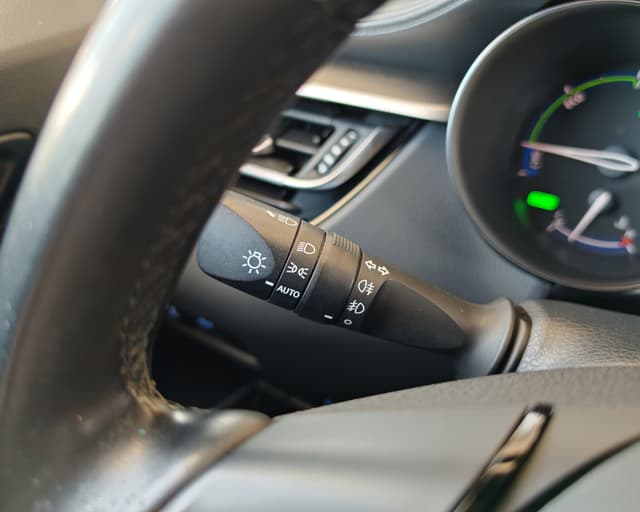 Toyota C-HR 1.8 Hybrid Comfort E-CVT 14/31