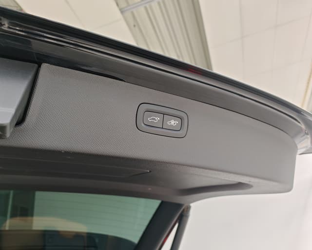 Volvo XC90 2.0 B5 Drive-E Inscription AWD A/T 7m 8/32