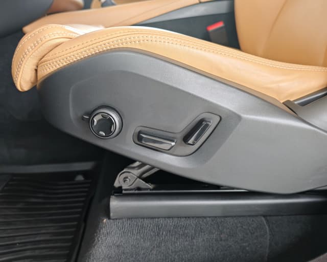 Volvo XC90 2.0 B5 Drive-E Inscription AWD A/T 7m 14/32