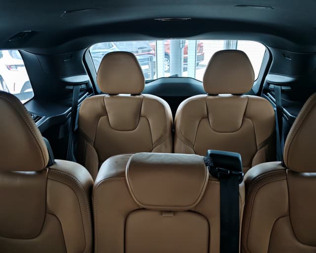 Volvo XC90 2.0 B5 Drive-E Inscription AWD A/T 7m 16/32