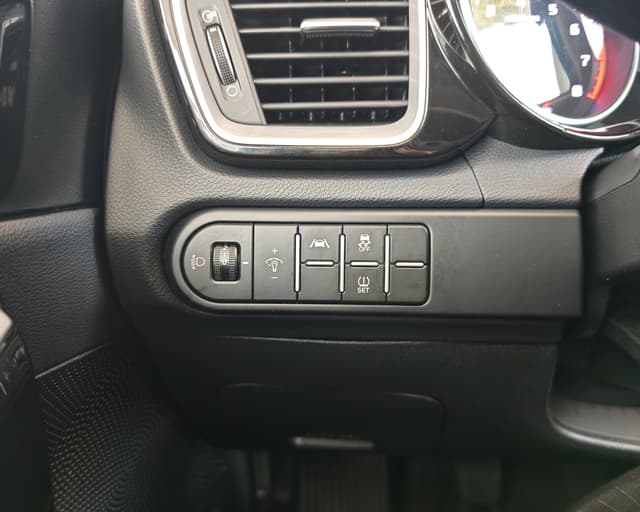 Kia Ceed SW 1.5 T-GDi Gold 17/24