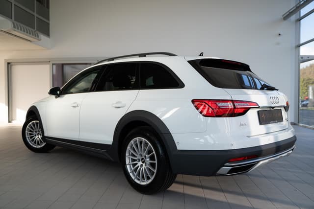 Audi A4 Allroad 40 2.0 TDI mHEV quattro S tronic 5/26