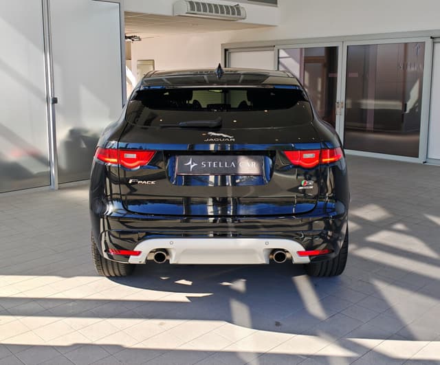 Jaguar F-Pace 3.0 V6P 380k S AWD A/T 6/33